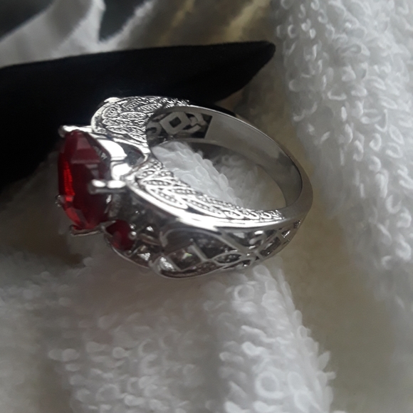 Silver plated Ruby red heart ring. - Picture 5 of 5